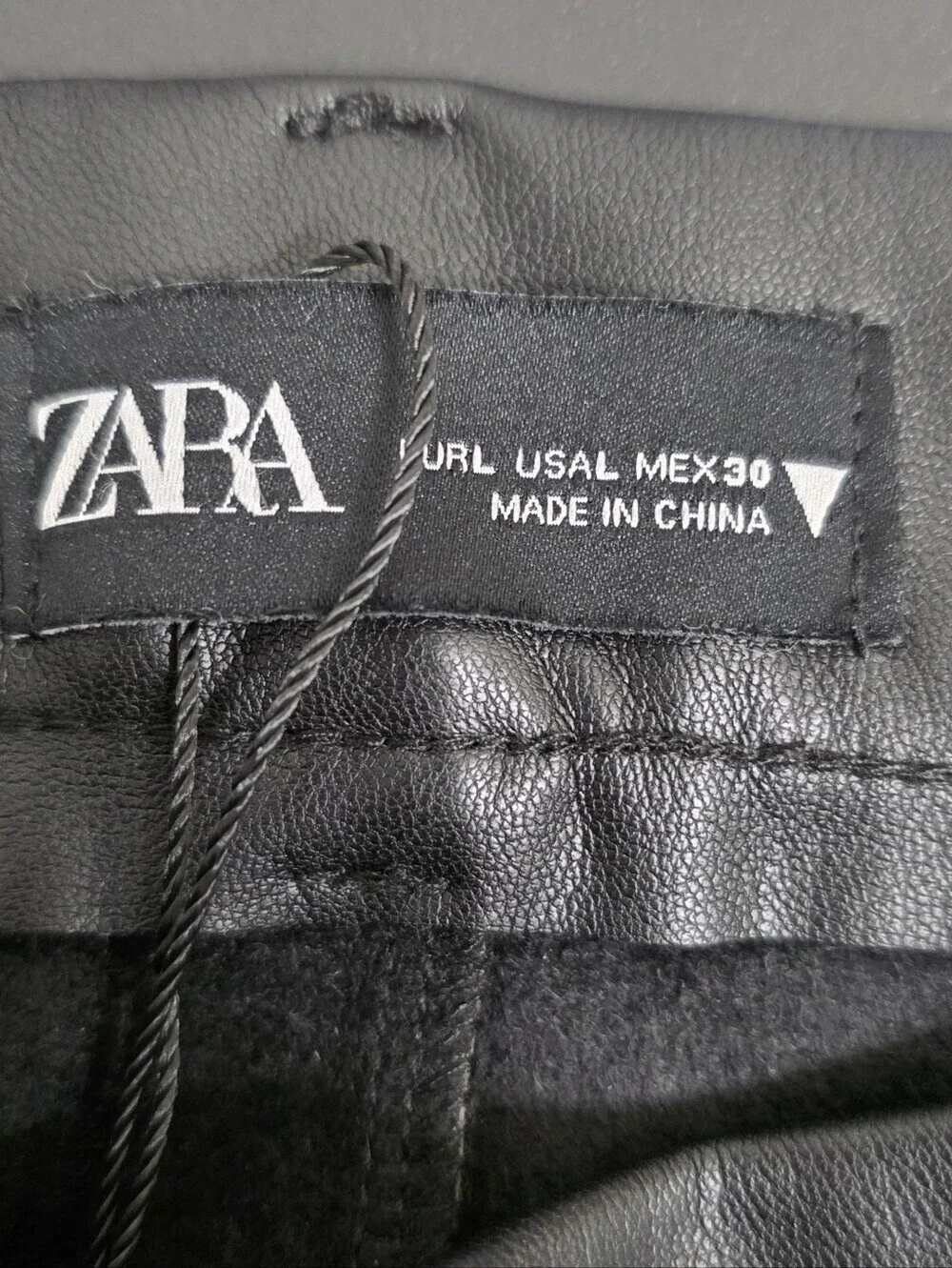 735. Zara Black High-Rise Faux Leather Skinny Pants Front Seams Size L
